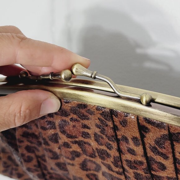 K Studio Vintage Women's Brown Leopard Printed Removable Chain Shoulder Bag - Picture 3 of 11